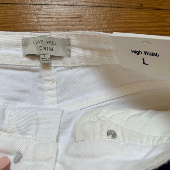 NWT Love Tree white high rise stretch cut off jean shorts SIZE L - Picture 3 of 4